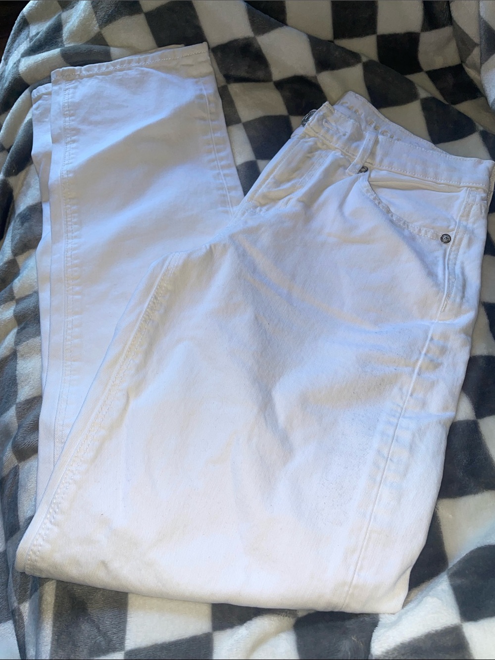 White High-Waist 90s Straight Jeans